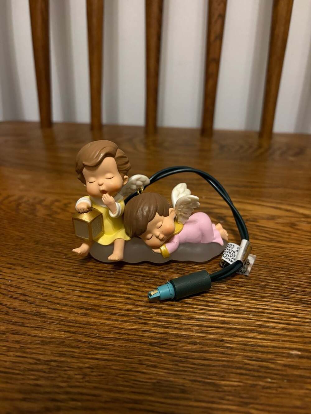 Hallmark Mary's Angels 2000 Lighted Ornament